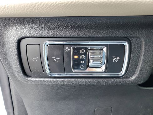 New 2026 Lincoln Corsair Premiere image 14