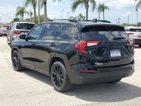 Certified 2022 GMC Terrain SLT w/ Tech Package image 3