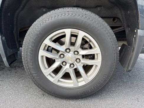 Used 2019 Chevrolet Silverado 1500 LT w/ All-Star Edition AWD/4WD image 11
