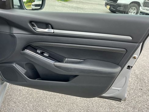 Used 2023 Nissan Altima 2.5 SV w/ SV Premium Package FWD image 34