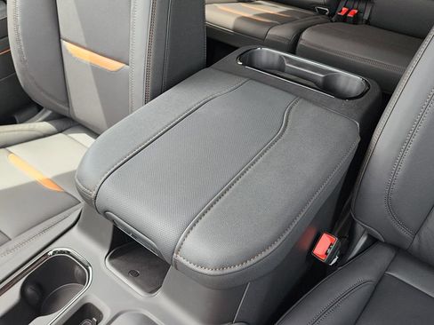 New 2026 GMC Sierra 1500 AT4 w/ AT4 Premium Package AWD/4WD image 31