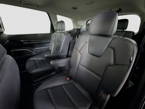 Used 2025 Kia Telluride S AWD/4WD image 27