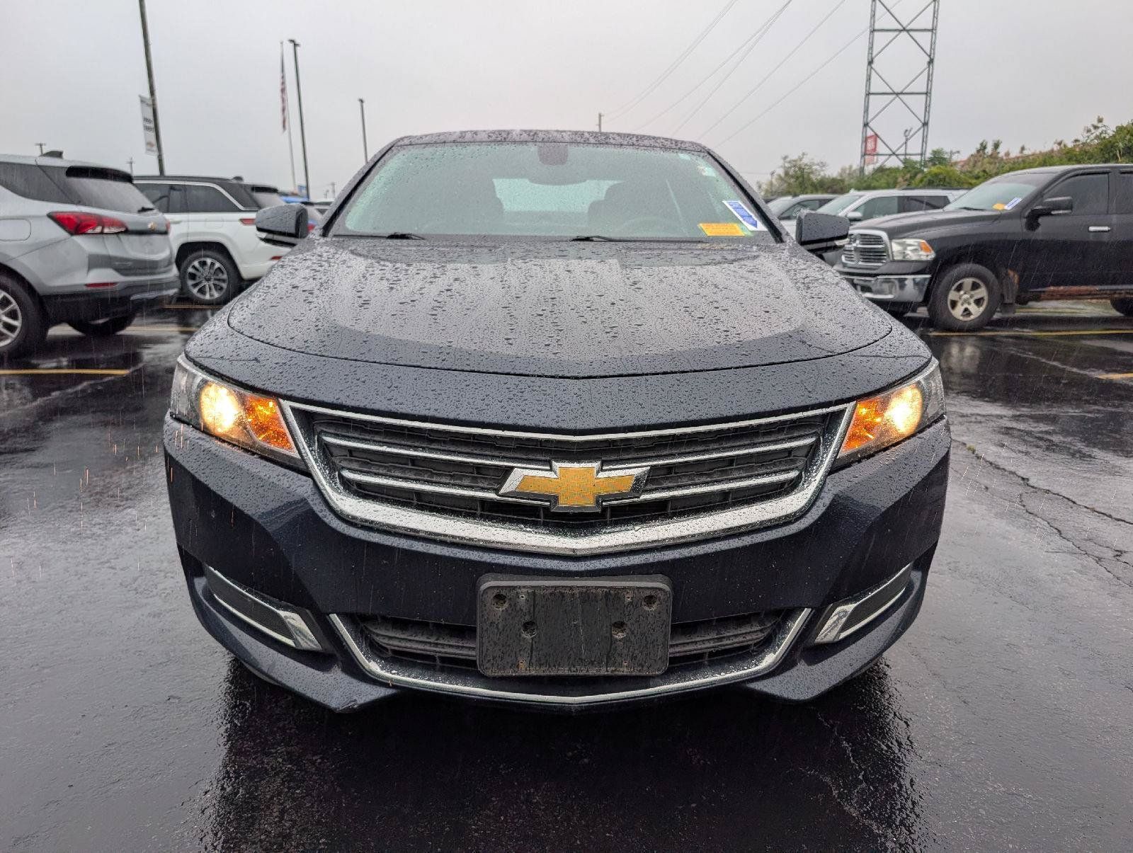 Used 2015 Chevrolet Impala LT w/ Convenience Package FWD image 2