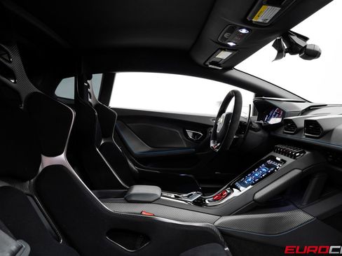 Used 2020 Lamborghini Huracan EVO image 36