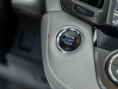 Used 2015 Toyota RAV4 Limited image 25