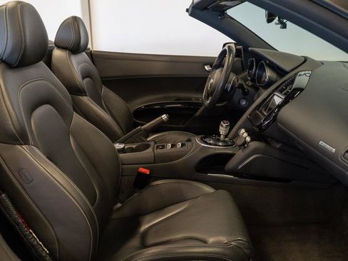 Used 2015 Audi R8 V10 w/ Full Leather Package image 9