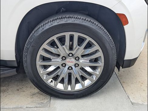 Used 2023 GMC Yukon XL Denali w/ LPO, Floor Liner Package AWD/4WD image 16