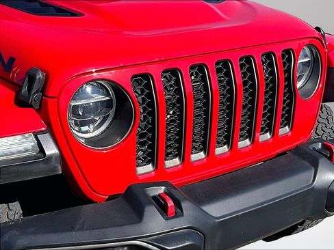 Used 2020 Jeep Gladiator Rubicon w/ Dual Top Group AWD/4WD image 29