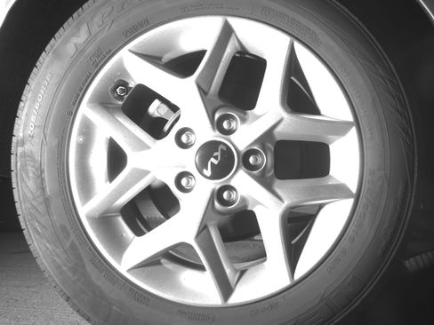 Used 2025 Kia Soul LX w/ LX Technology Package FWD image 15