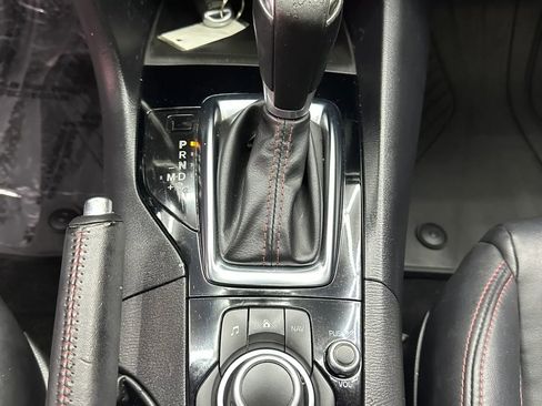 Used 2016 MAZDA MAZDA3 i Grand Touring image 17