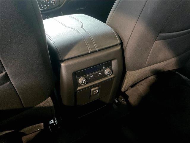 Used 2023 Chevrolet Traverse LT FWD image 24