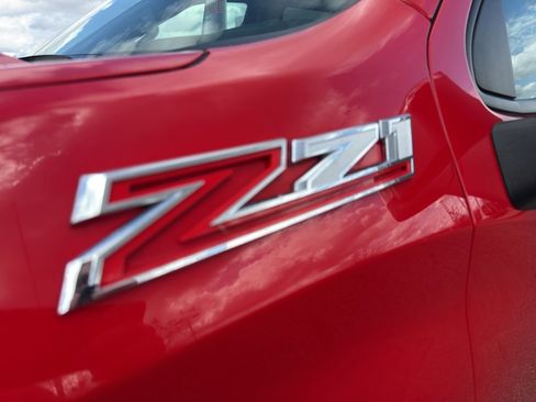 Used 2024 Chevrolet Silverado 1500 LT image 11