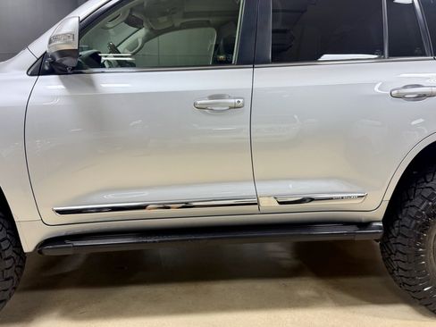 Used 2016 Toyota Land Cruiser AWD/4WD image 25