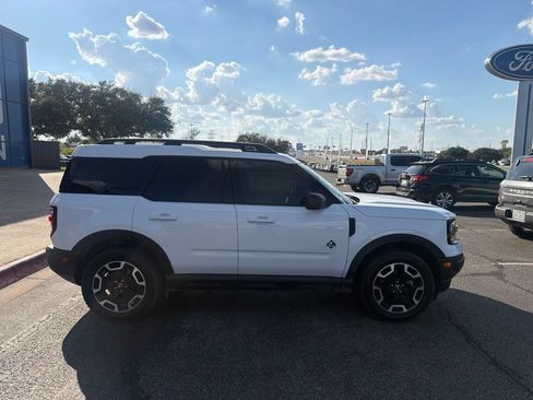 Used 2023 Ford Bronco Sport Outer Banks w/ Tech Package AWD/4WD image 4