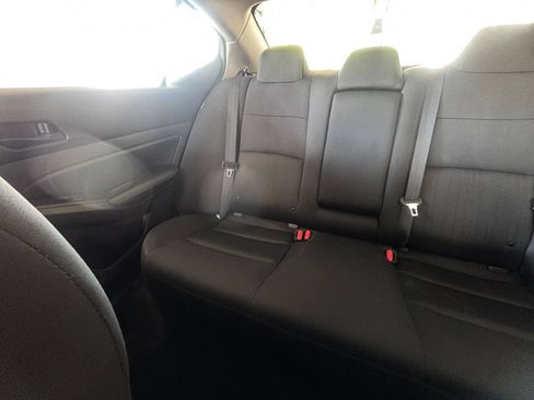 Used 2025 Nissan Altima 2.5 SV FWD image 40