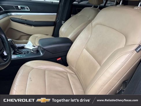 Used 2016 Ford Explorer XLT w/ Equipment Group 202A image 23
