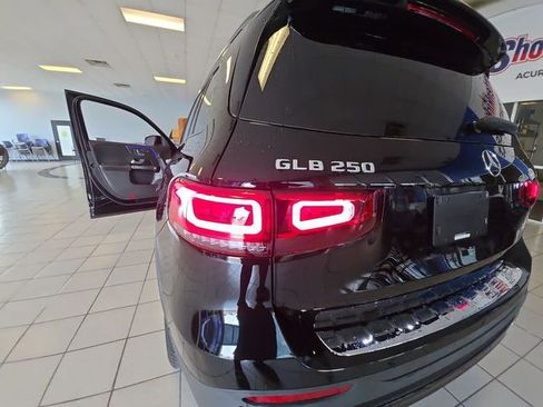 Used 2023 Mercedes-Benz GLB 250 image 28