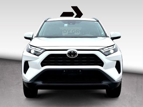 Used 2024 Toyota RAV4 XLE FWD image 3