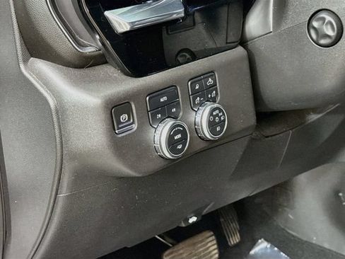 Used 2022 GMC Sierra 1500 SLT w/ SLT Premium Package AWD/4WD image 10