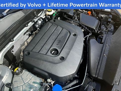 Certified 2025 Volvo XC40 B5 Core image 42