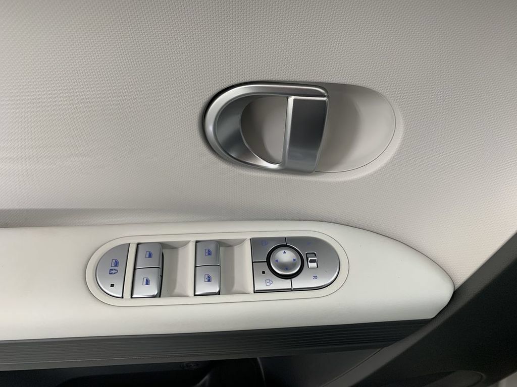 Used 2024 Hyundai Ioniq 5 SEL AWD/4WD image 11