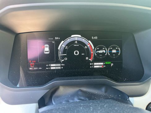 Used 2025 Toyota Sequoia Capstone AWD/4WD image 11