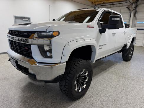 Used 2020 Chevrolet Silverado 2500 LT w/ All Star Edition AWD/4WD image 2