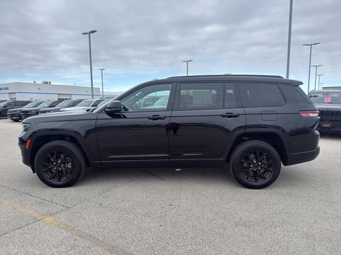 Used 2024 Jeep Grand Cherokee L Altitude AWD/4WD image 6