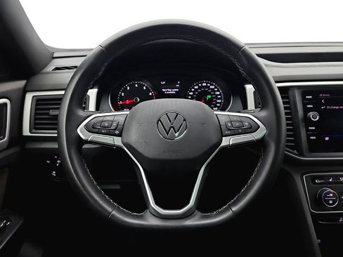 Used 2021 Volkswagen Atlas Cross Sport SE w/ Panoramic Sunroof Package image 16