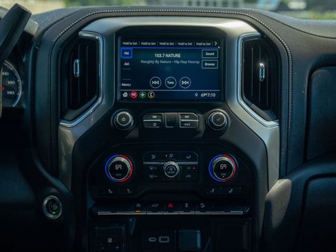Used 2020 Chevrolet Silverado 1500 LT Trail Boss w/ Convenience Package AWD/4WD image 21