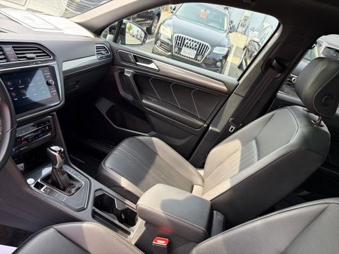 Used 2024 Volkswagen Tiguan SE R-Line FWD image 31