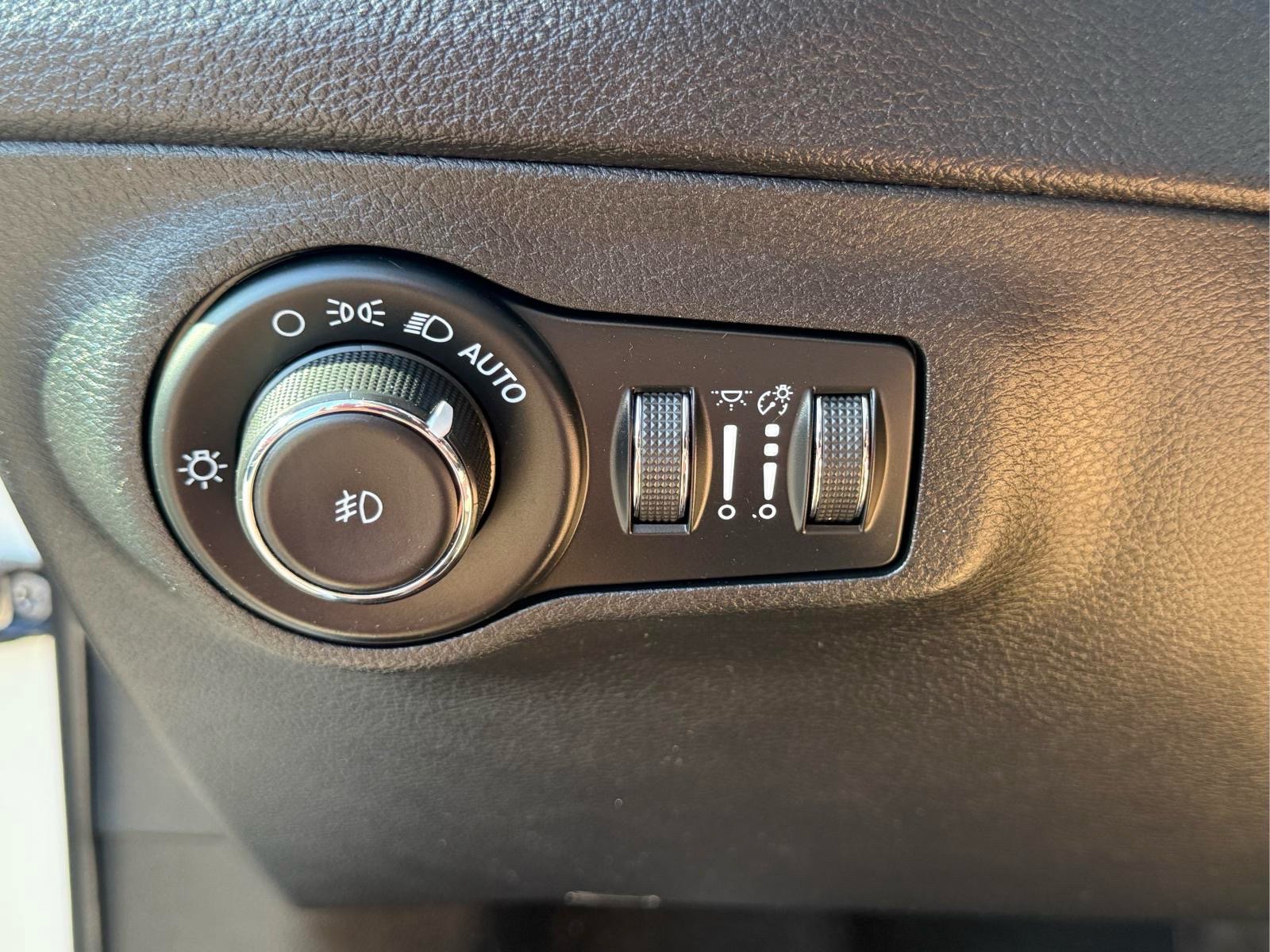 Used 2021 Jeep Compass Latitude FWD image 22