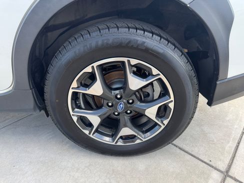 Used 2019 Subaru Crosstrek 2.0i Premium w/ Moonroof Package AWD/4WD image 16