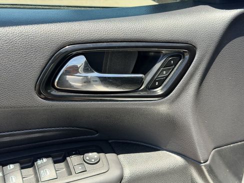 Used 2024 Dodge Durango GT RWD image 18