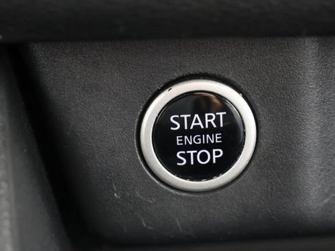 Used 2023 Nissan Rogue SV AWD/4WD image 15