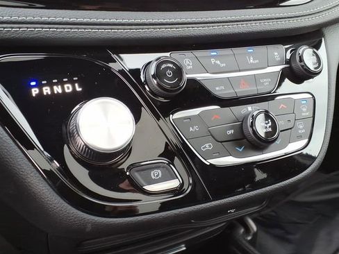 New 2026 Chrysler Pacifica Select image 17