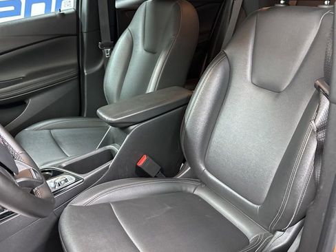 Used 2024 Buick Encore GX Sport Touring image 13