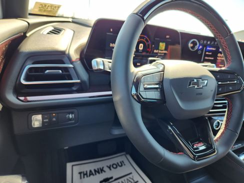 New 2026 Chevrolet Traverse RS image 17