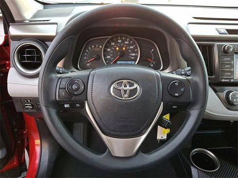 Used 2015 Toyota RAV4 XLE image 19