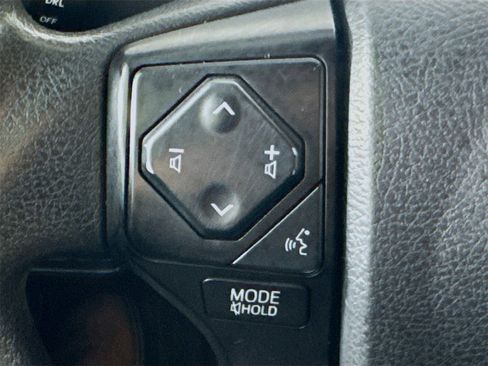 Used 2021 Toyota Tacoma SR image 3