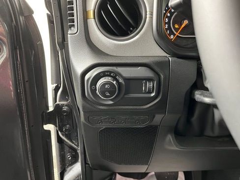 Used 2026 Jeep Gladiator Sport image 19