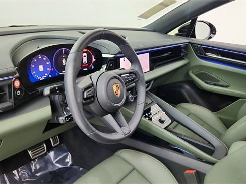 Used 2025 Porsche Macan 4S Electric image 18