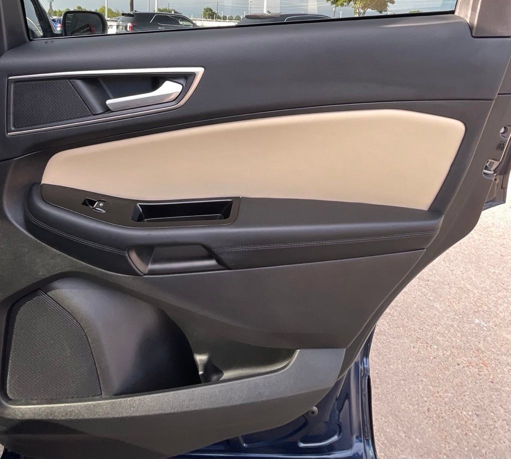 Used 2017 Ford Edge SEL w/ Equipment Group 201A FWD image 35