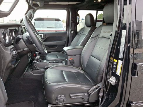 Used 2023 Jeep Wrangler Sahara w/ Cold Weather Group image 13