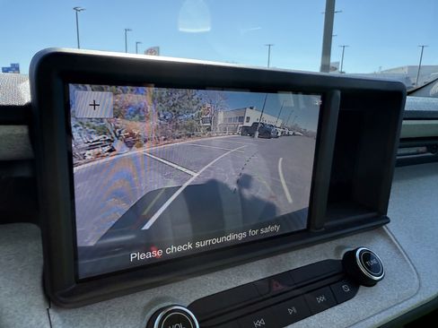 Used 2024 Ford Maverick XLT image 11