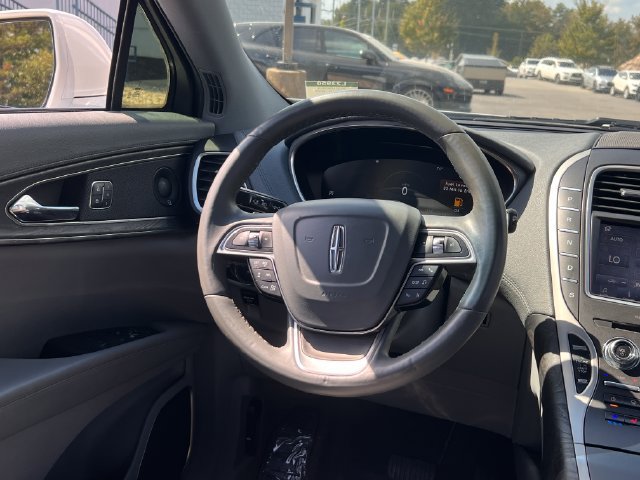Used 2020 Lincoln Nautilus Reserve FWD image 17