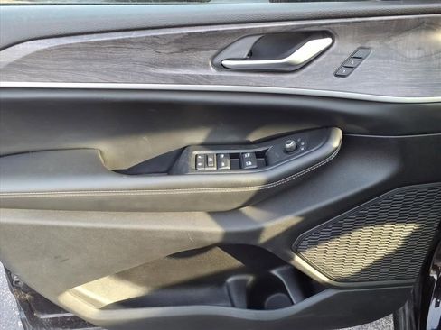 Certified 2023 Jeep Grand Cherokee L Limited w/ Black Appearance Package image 6