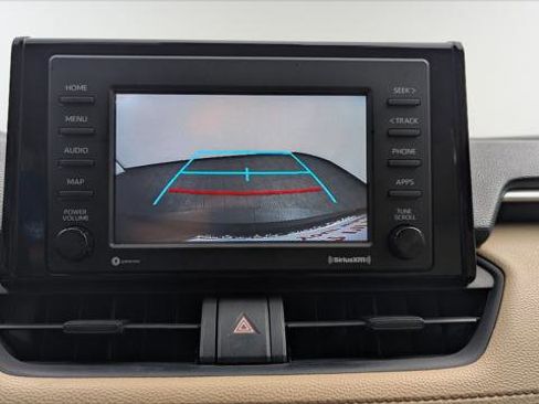 Used 2020 Toyota RAV4 LE w/ Phone Cable & Charge Package image 27