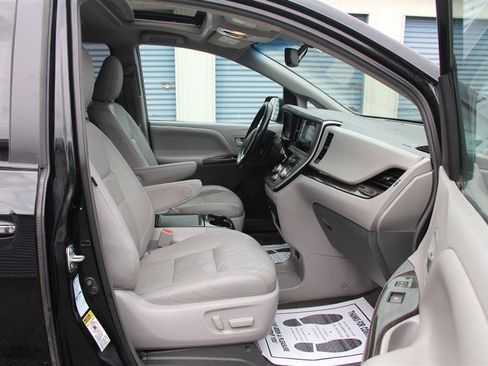 Used 2015 Toyota Sienna XLE Premium AWD/4WD image 15
