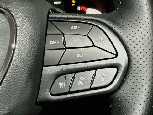 Used 2025 Dodge Durango GT AWD/4WD image 29